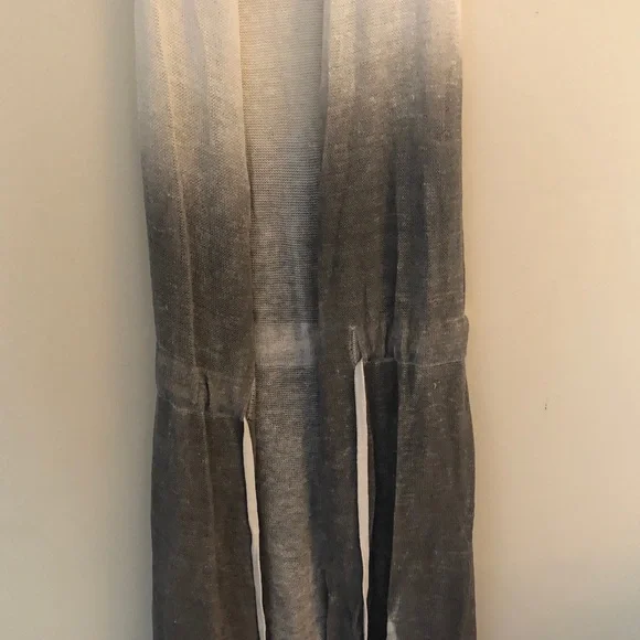 Sarah pacini linen wrap top.  One size - Picture 8 of 13